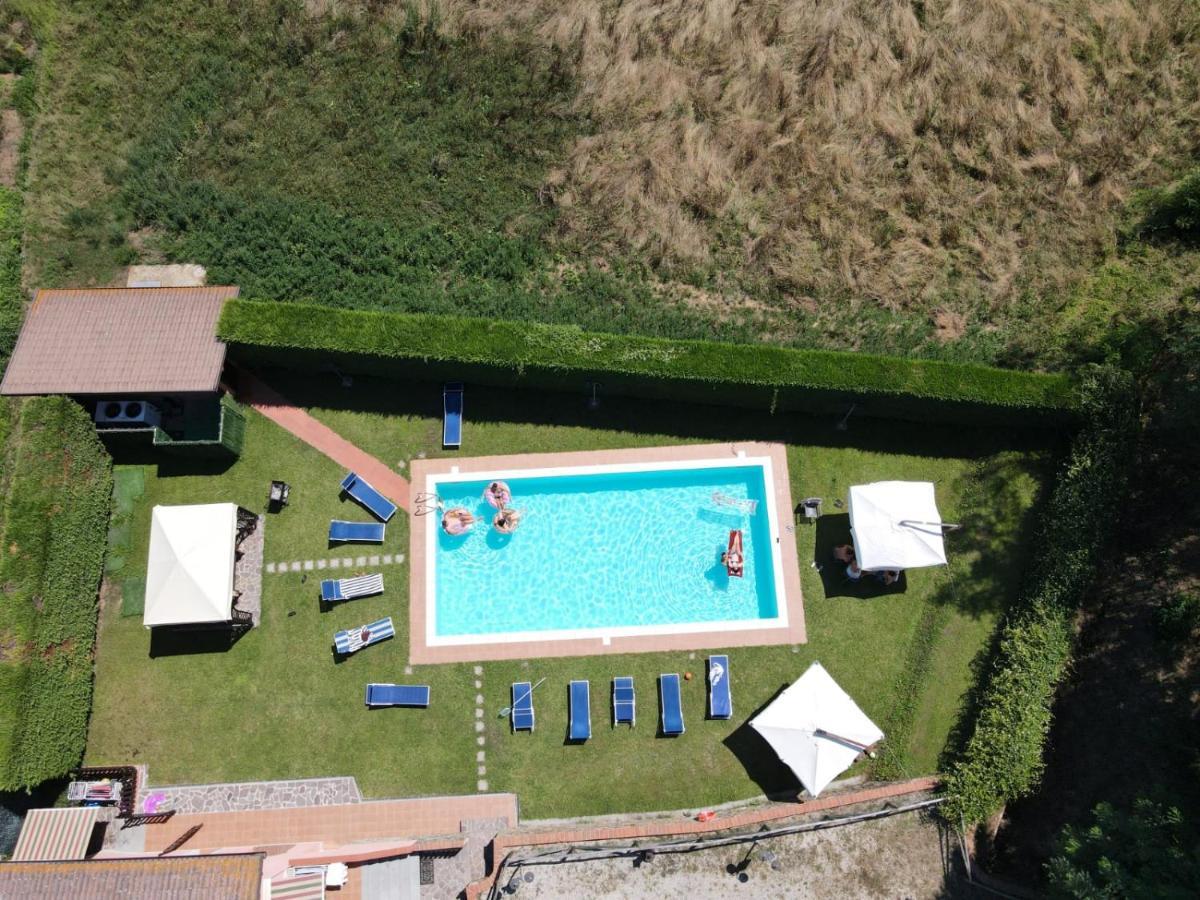 Agriturismo Tenuta Adamo Лука Екстериор снимка