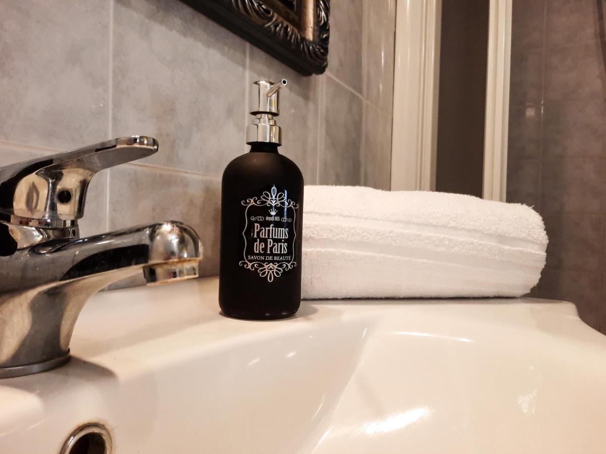 Agriturismo Tenuta Adamo Лука Екстериор снимка